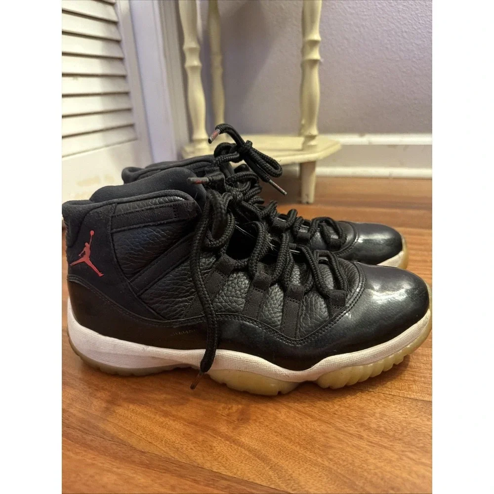 Jordan 11 Retro 72-10 2015 Men's US Size 8 Black Red Sneakers High Top